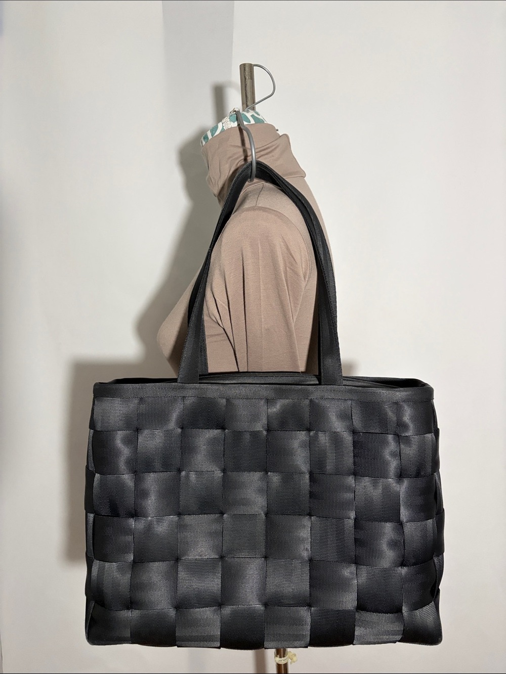 Harvey’s Black The Original Seatbelt Tote Shoulder Bag Purse